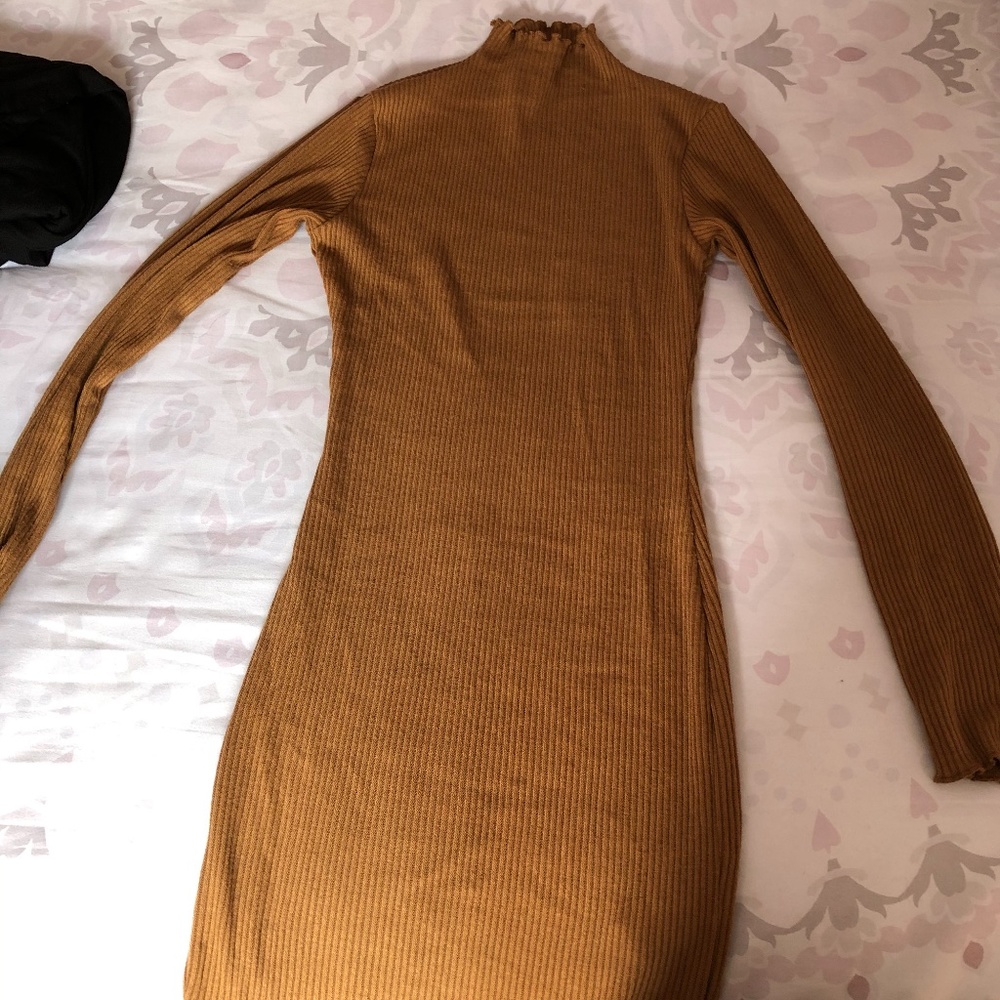 MUSTARD COLOURED FALL DRESS